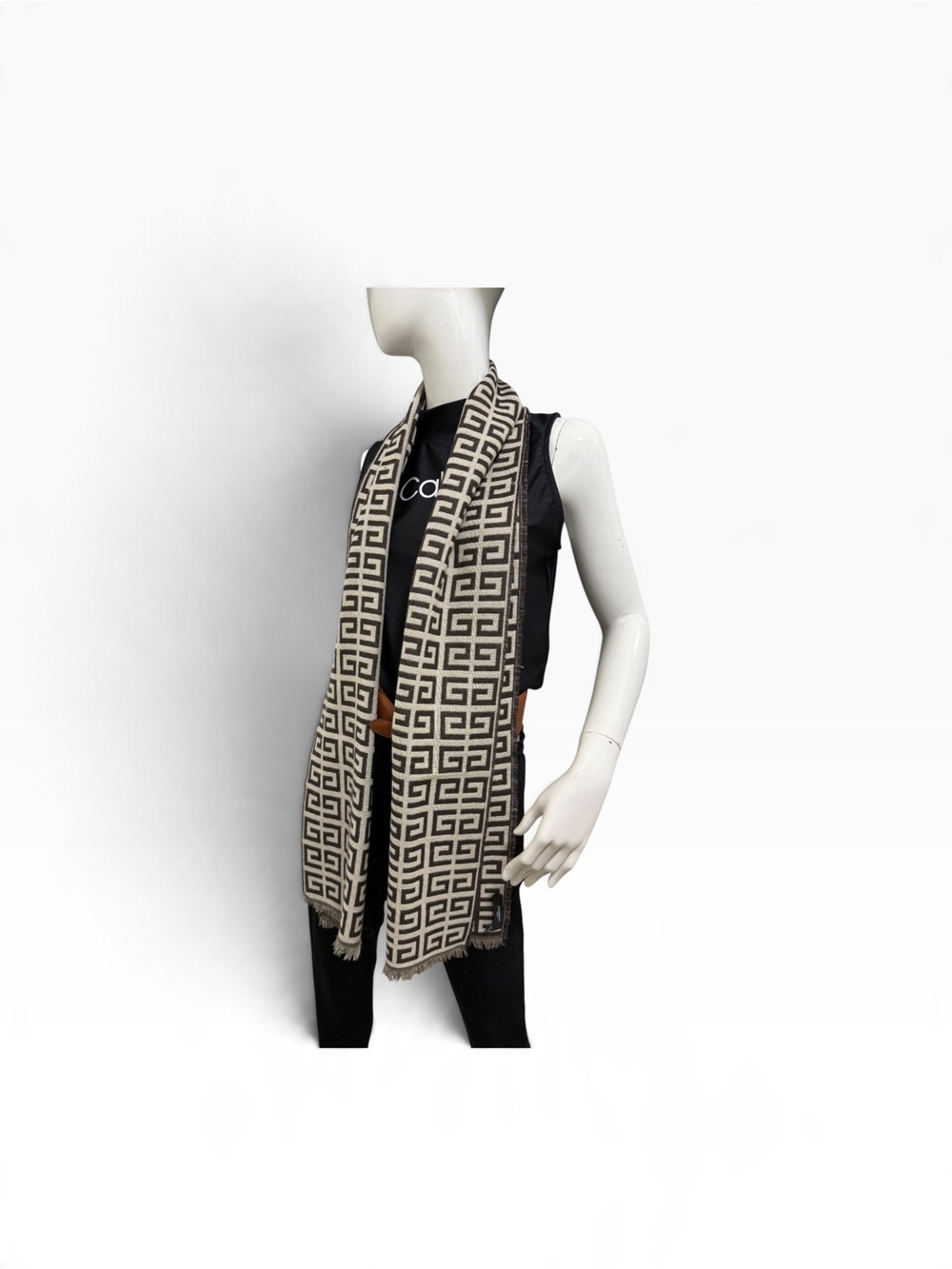 Wool blend scarf, Givenchy 4G logo pattern
Long and not too heavy. 74X12 inches